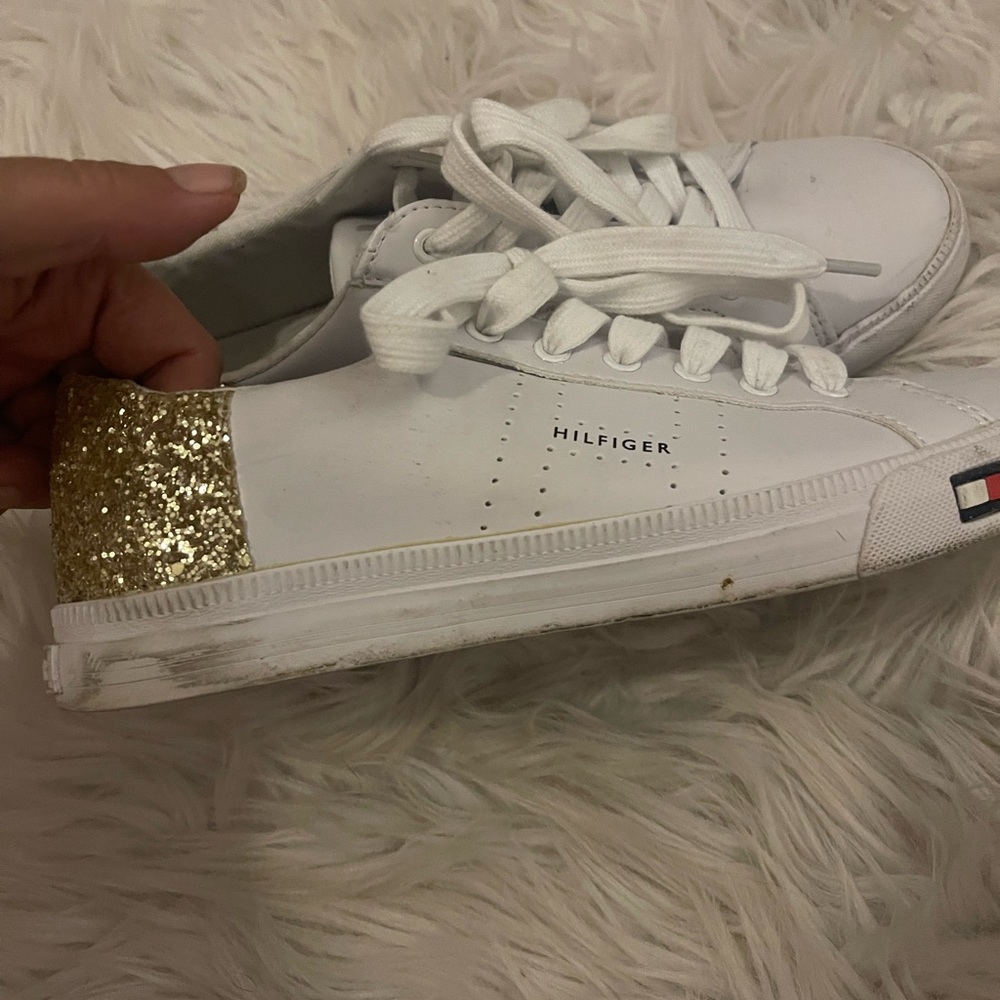Women’s Tommy Hilfiger Tennis Shoes size 7.5